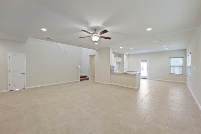 Building Photo - 202 Driftwood Ln