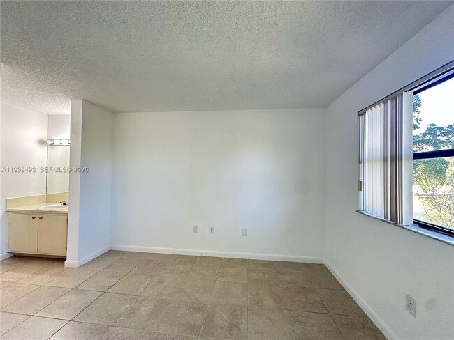 Building Photo - 7195 NW 179th St