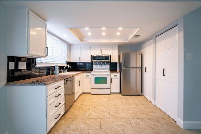 Building Photo - 2352 Triway Ln