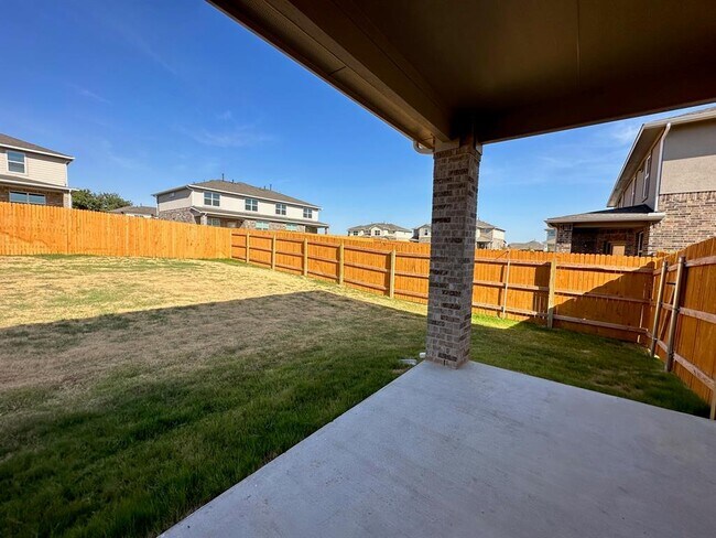 Building Photo - 408 Brody Ln