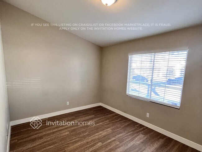 Building Photo - 1897 Longmeadow St