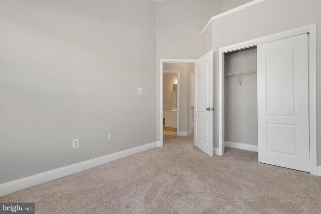 Building Photo - 23411 Rainbow Arch Dr