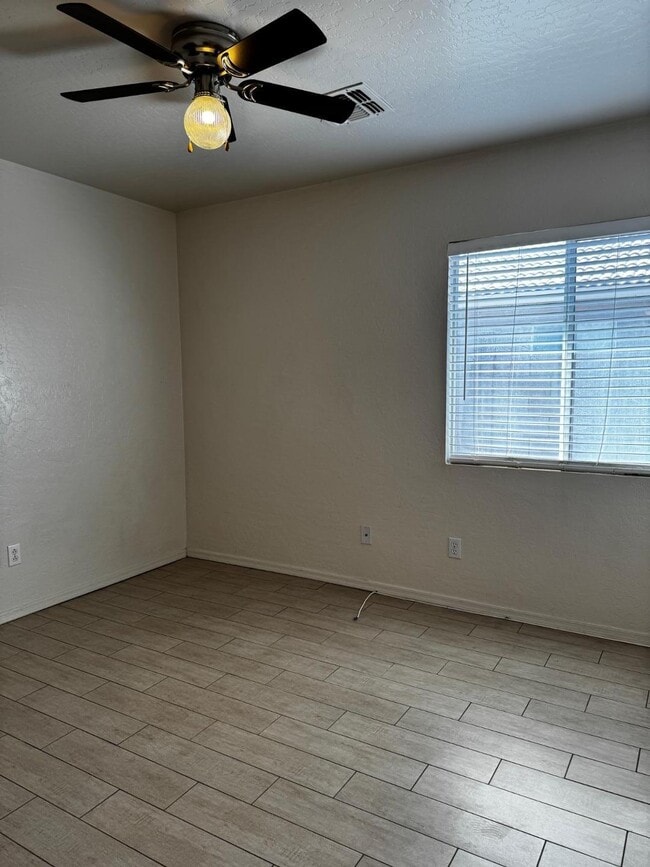 Building Photo - 14613 N 154th Ave