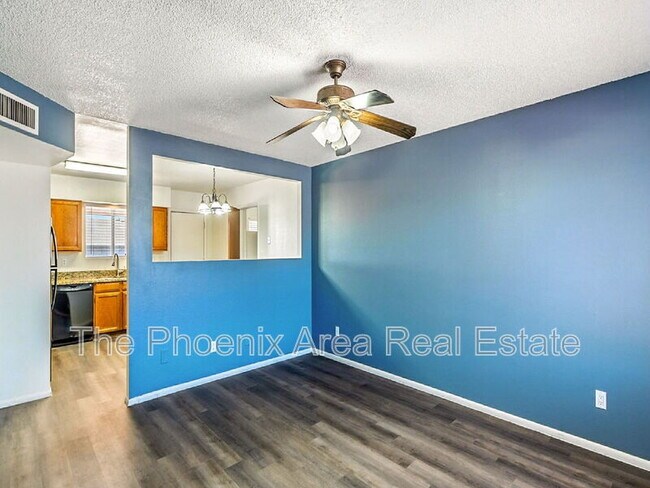 Building Photo - 3109 E Pueblo Ave
