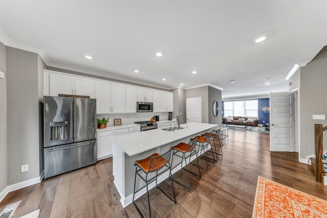 Building Photo - 8244 Bostic Dr