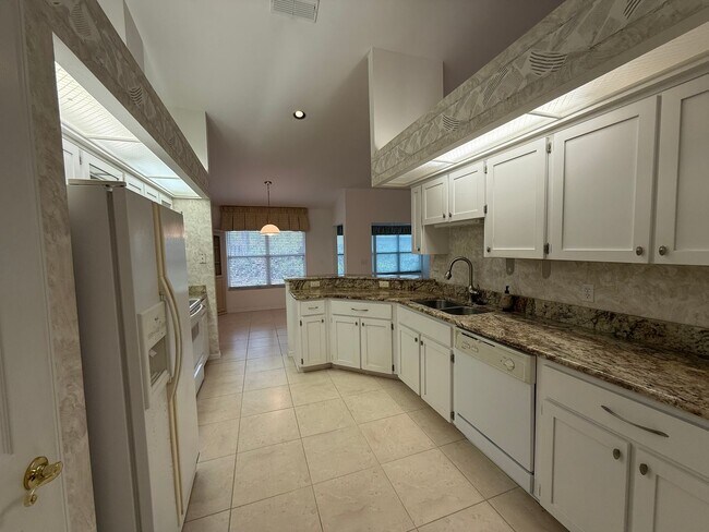 Building Photo - Charming 3-Bedroom Home in Broadmoor – Move-In Ready!