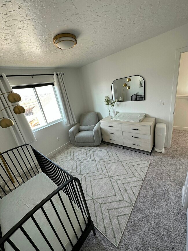 Building Photo - 3083 S Yellow Bill Dr