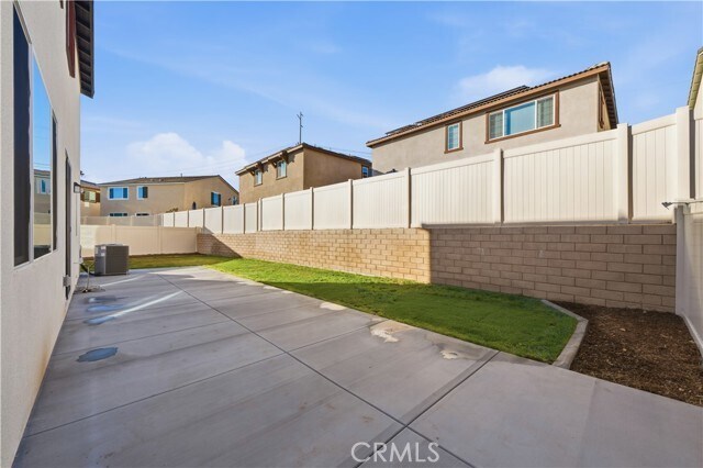 Building Photo - 36631 Camino Spgs Ave