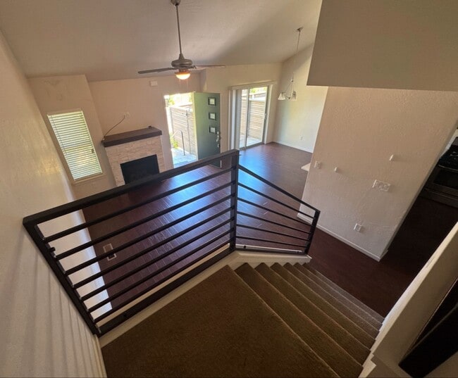Building Photo - Beautiful 3bd/2bath home