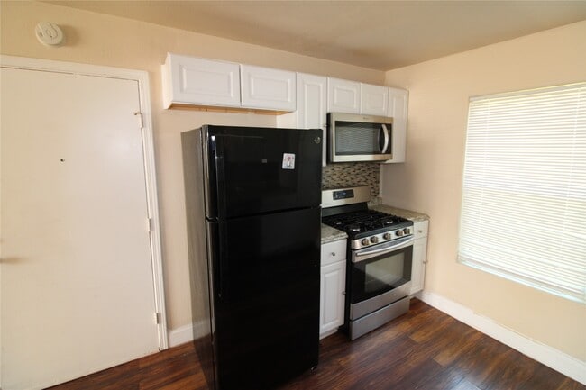Building Photo - 10601 Murr Way