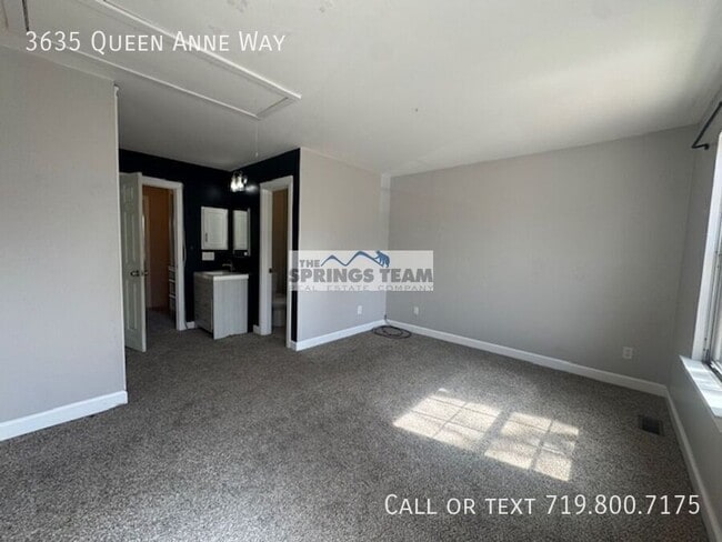 Building Photo - 3635 Queen Anne Way