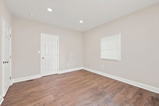 Building Photo - 1605 Brintons Bridge Rd