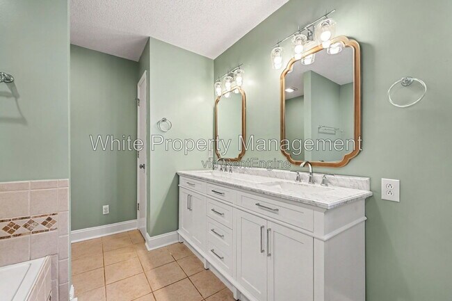 Building Photo - 9201 Hanworth Trace Dr