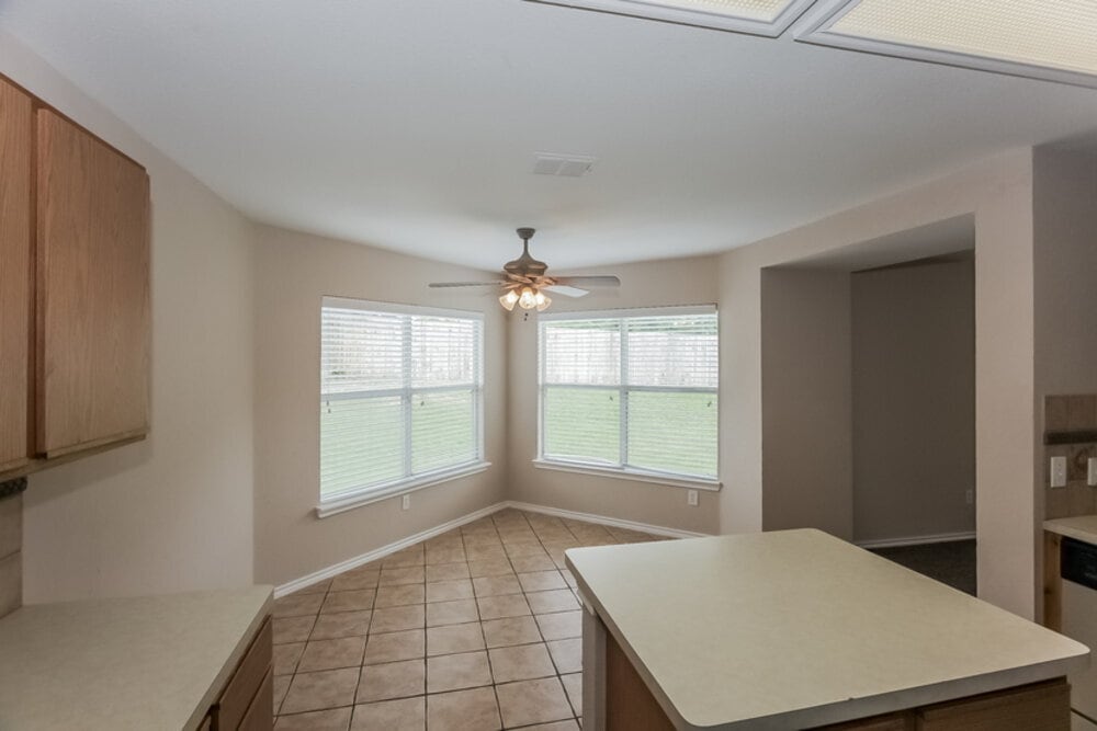 Building Photo - 629 Gibson St