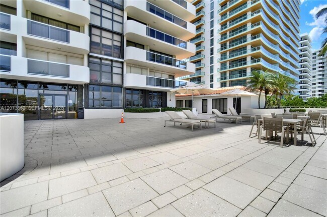 Building Photo - 5757 Collins Ave