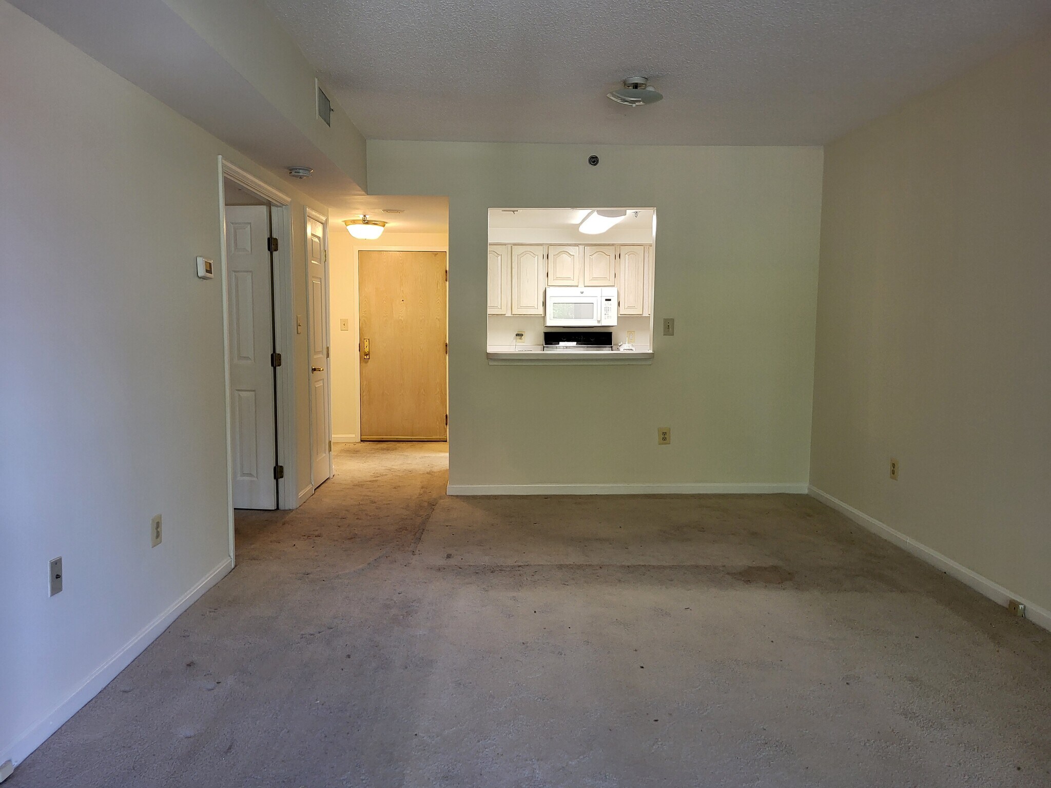 Dining area and entry hall - 4808 Moorland Ln