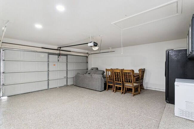 Building Photo - 923 N 59th St