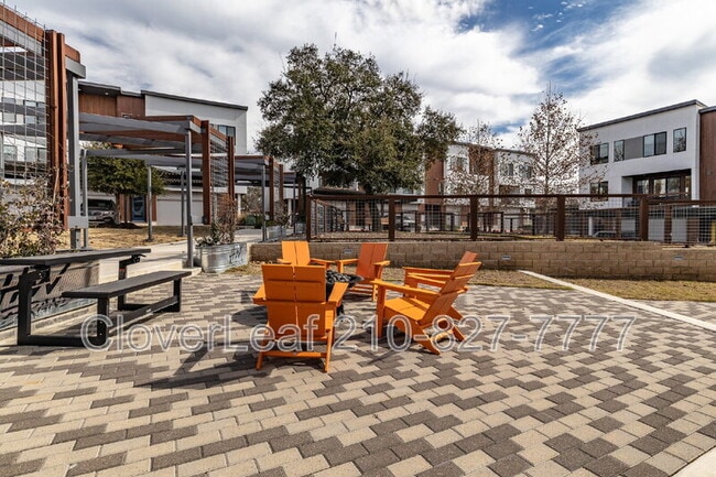 Building Photo - 102 Tendick St