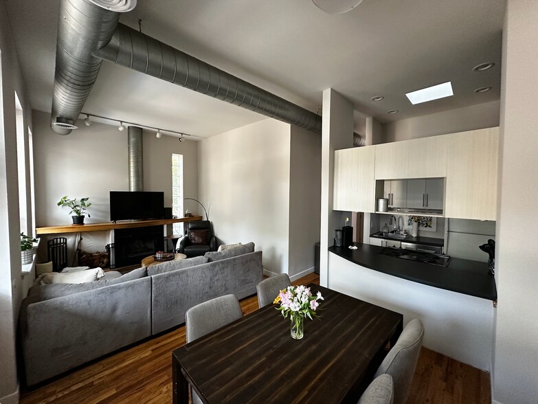 living - dining - kitchen - 1906 N Hermitage Ave