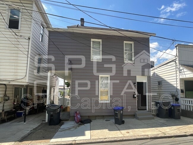 Primary Photo - 334 S 3rd St