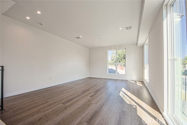 Building Photo - 10719 Addison St