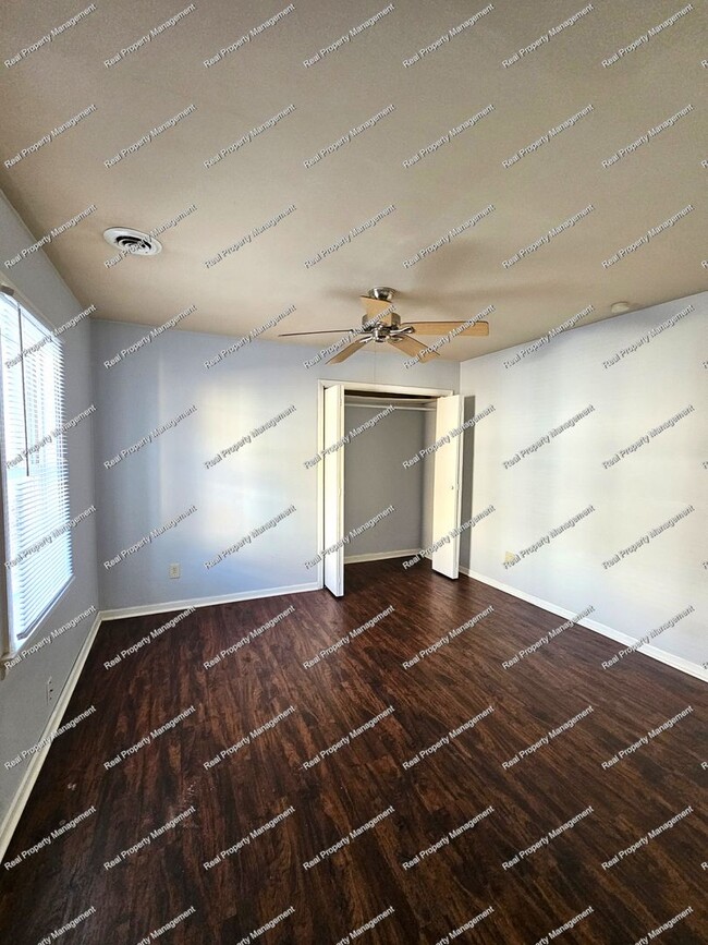 Building Photo - Three Bedroom Ranch located in Hobart!