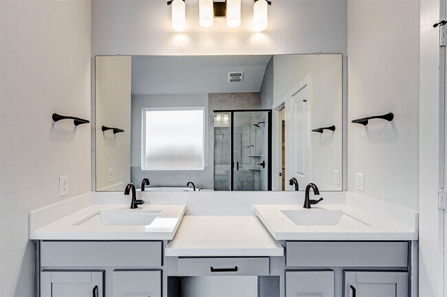 Building Photo - 1214 Timber Brk Dr