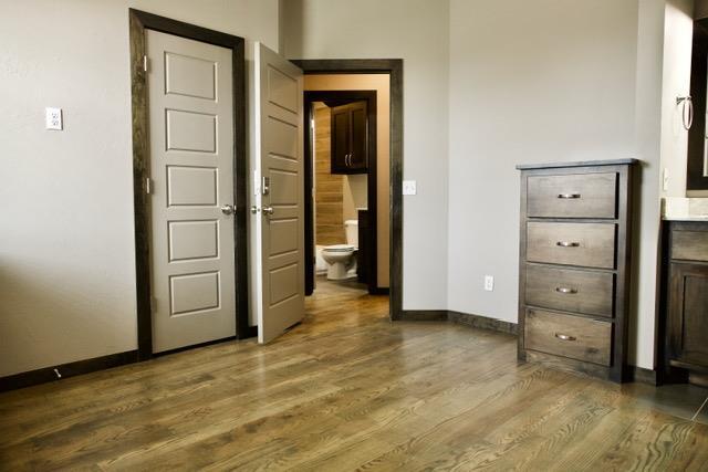 Building Photo - 705 S Jenkins Ave