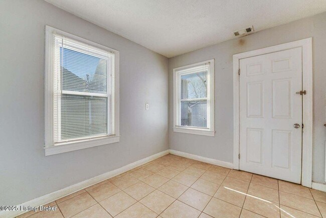 Building Photo - 1028 Camden Ave