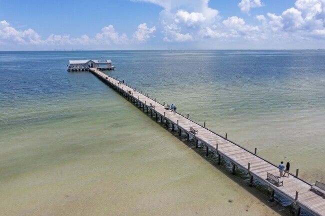 Building Photo - Furnished Chic Monthly Rental Home in Bradenton, FL VACA or Short Term