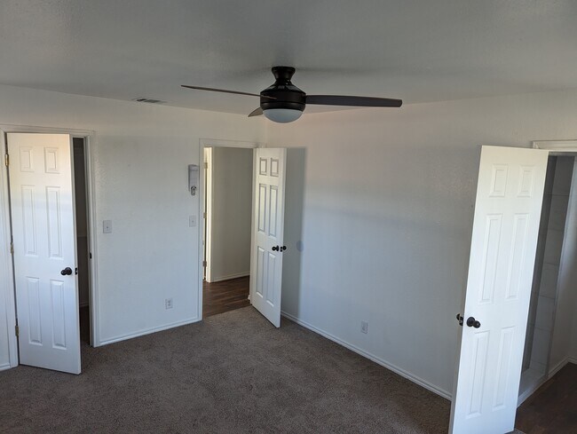 bedroom 2 - 107 W Mesquite St