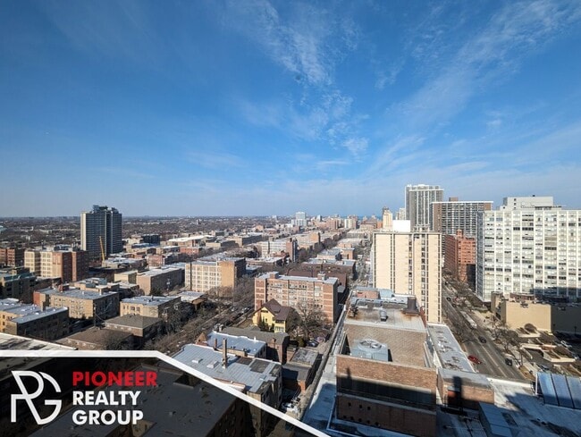 Building Photo - 5650 N Sheridan Rd