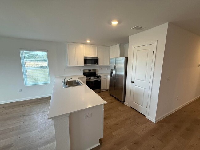 Building Photo - MOVE-IN SPECIAL - LIMITED OFFER!! Four Bedroom/Two Bath - Summerdale