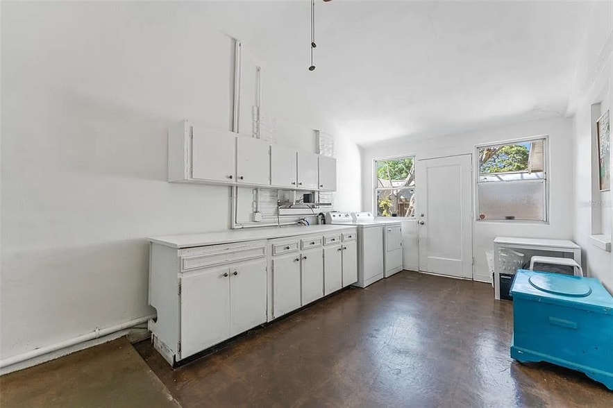 Building Photo - 1604 58th St S