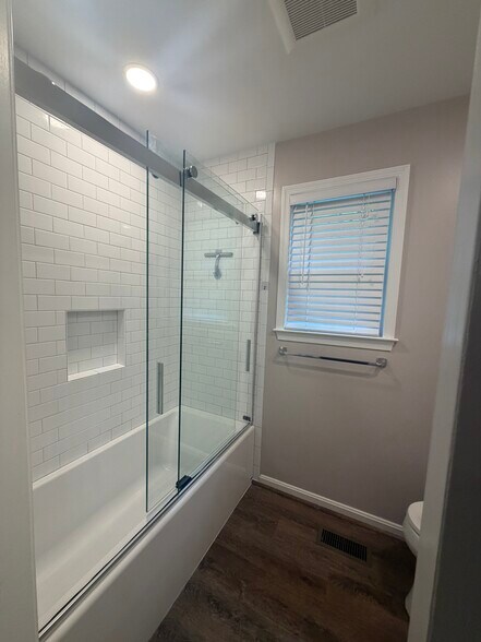 Building Photo - 6048 Ridge Ford Dr