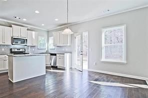 Building Photo - 1406 Weeping Tree Dr
