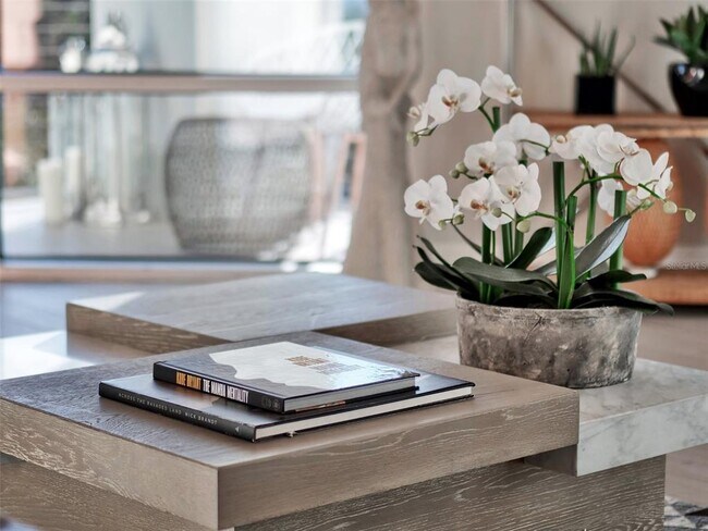 Building Photo - 525 E Jackson St