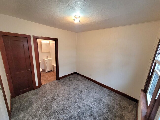 Building Photo - bry1804