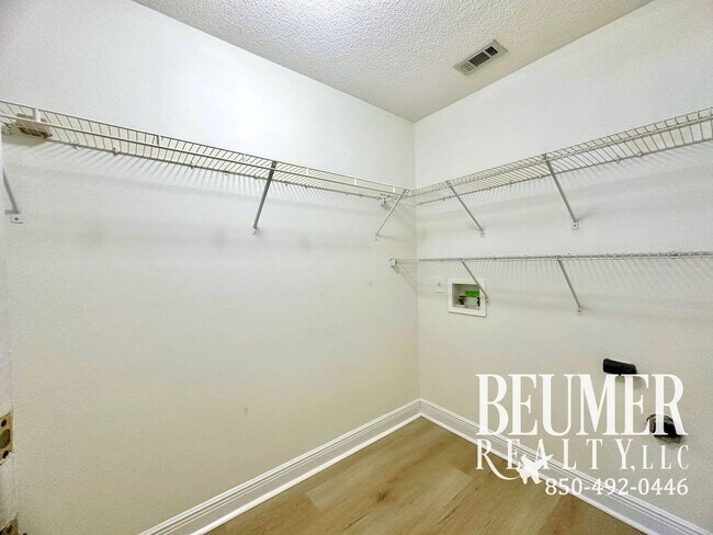 Building Photo - 4br/3ba Big, Bold, Beautiful Home for Rent