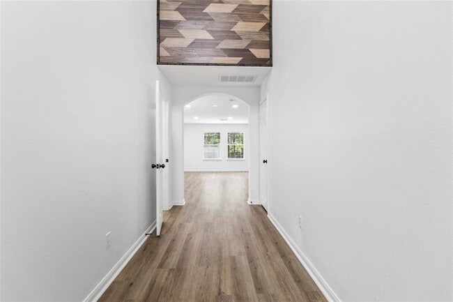Building Photo - 6894 Stillwater Dr