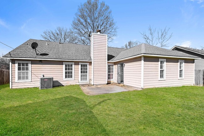 Building Photo - 2692 Country Lawn Cove