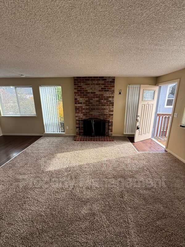 Building Photo - 4075 SE Holgate Blvd