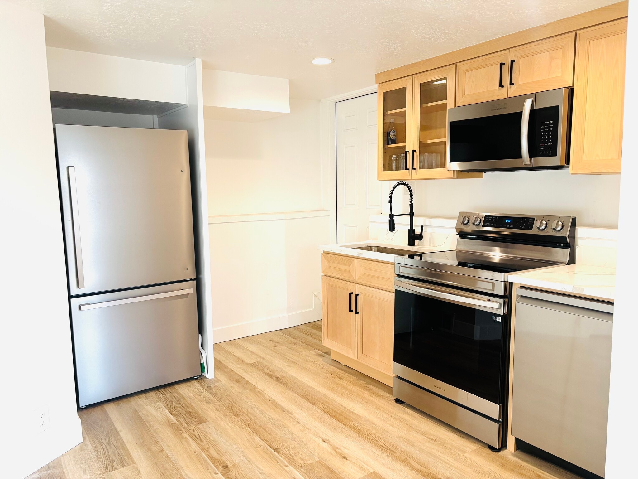 Kitchen area - 4459 S Butterfield St