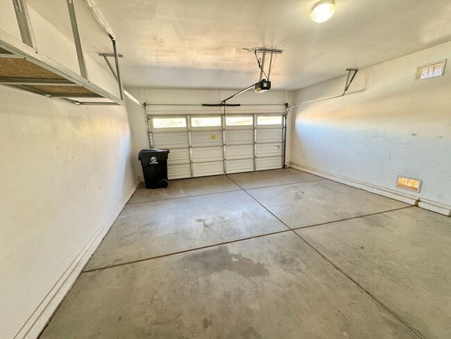 Building Photo - 314 S 117th Dr