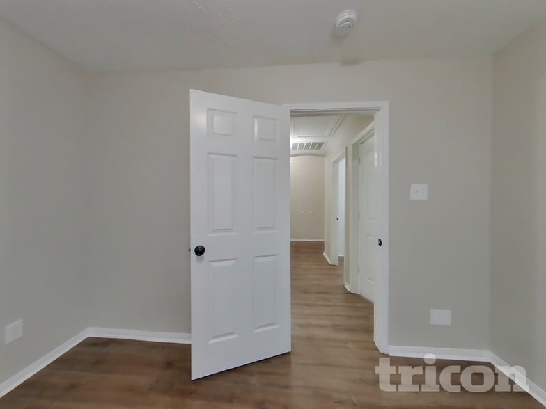 Building Photo - 814 Robins Way