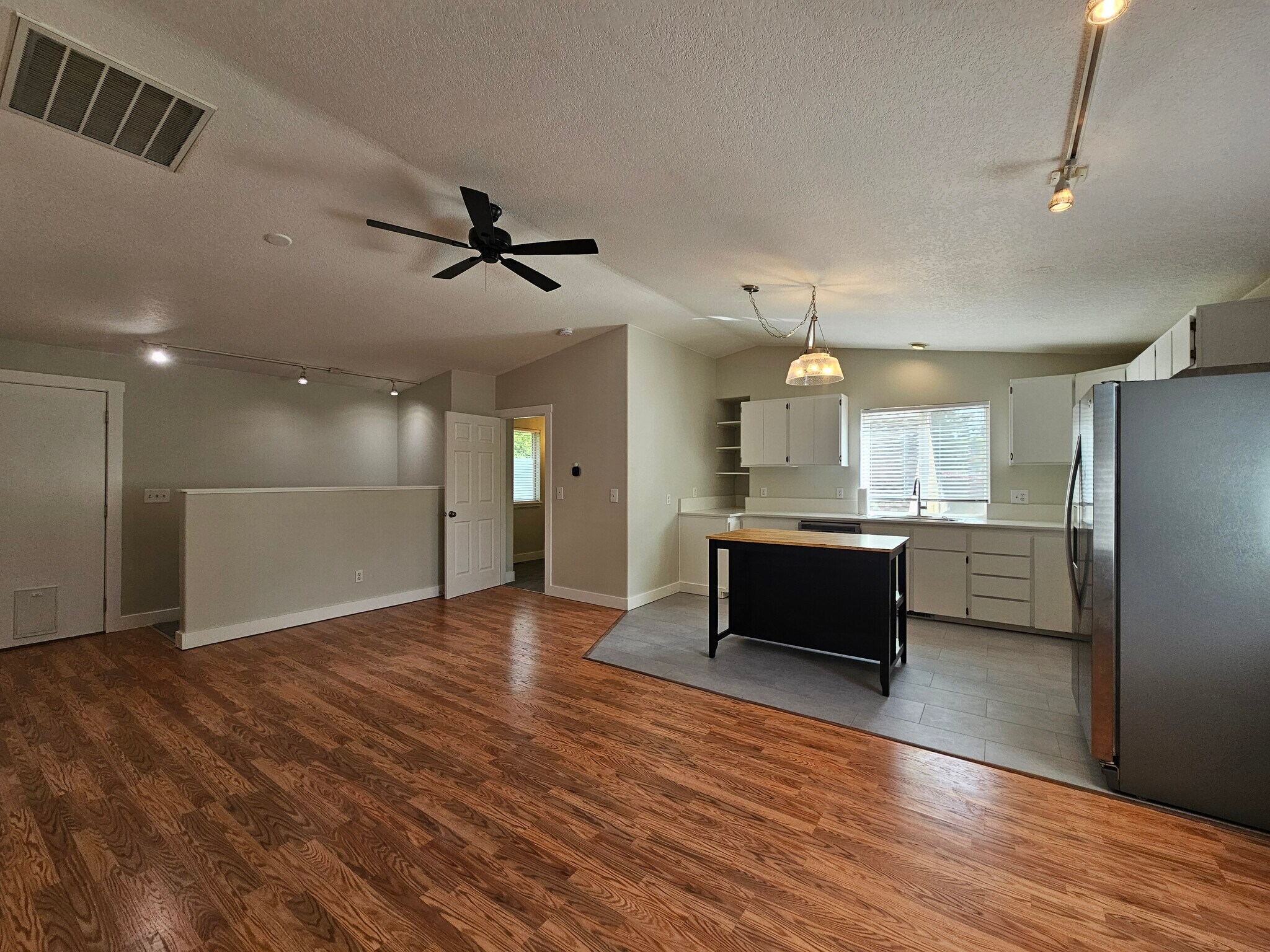 2nd floor - 13235 SE Oatfield Rd