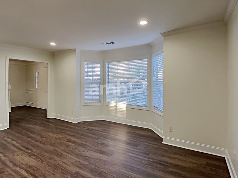 Building Photo - 2760 Woodbine Hill Way