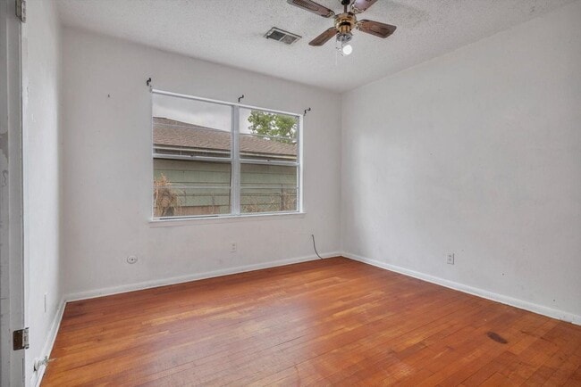 Building Photo - 107 Ash Ln