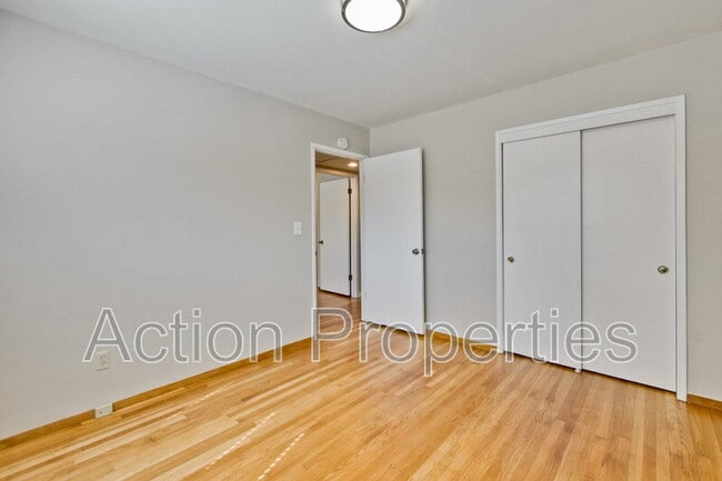 Building Photo - 1062 Kelly Dr