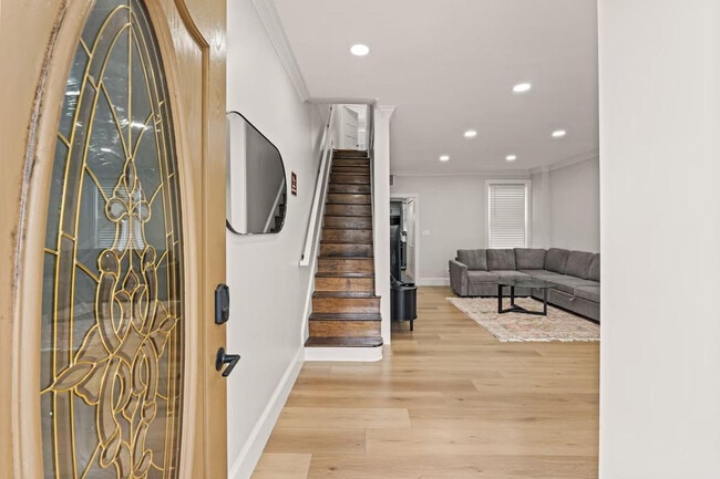 Building Photo - 613 Harvard St NW